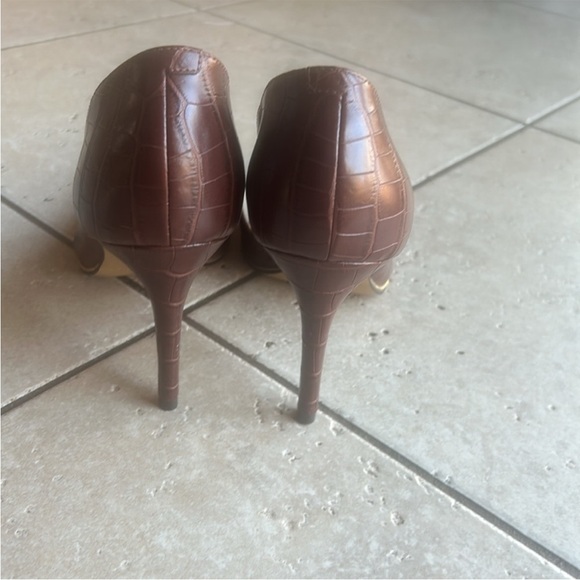 Marc Fisher Brown Crocodile Heels/ Pumps - Picture 3 of 5
